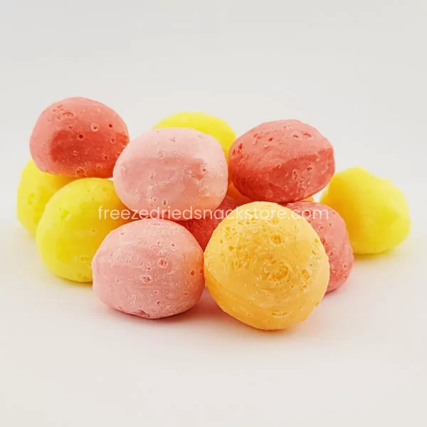 Star Puffz: Intense fruity flavor bursts with a satisfying crunch, a delightful twist on a classic candy."